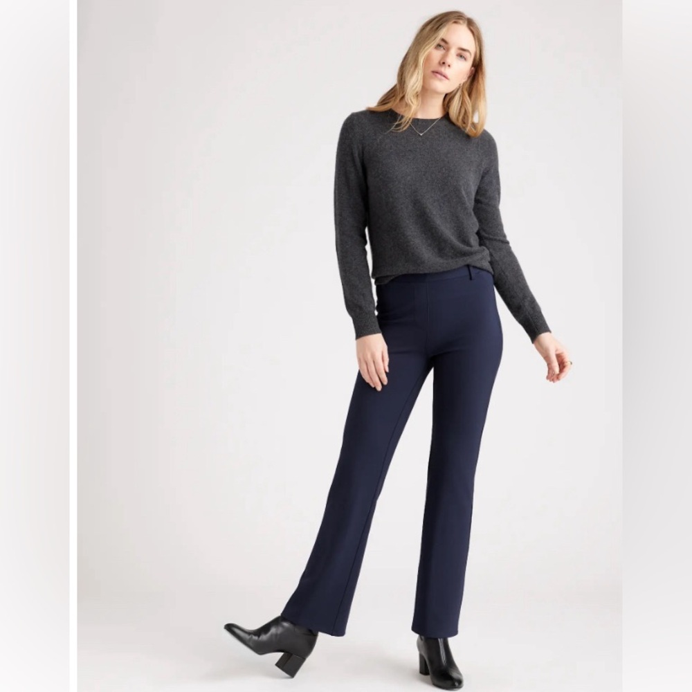 Quince Ultra-Stretch Ponte Bootcut Pants excellent condition women’s LP Navy